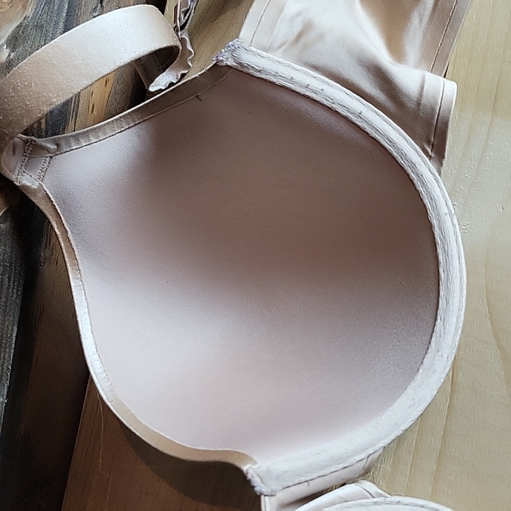Full Coverage Neutral Bra - Picture 7 of 9